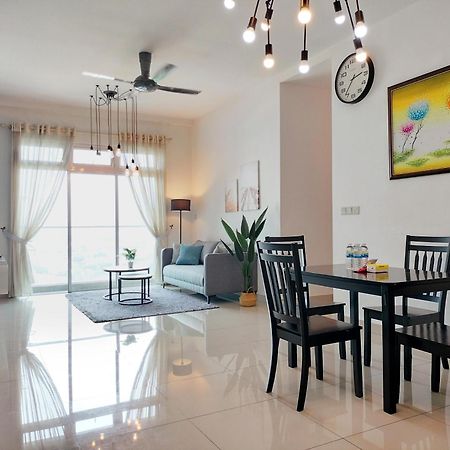 Delight Homestay Twin Galaxy Джохор-Бару Экстерьер фото